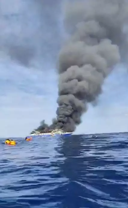 momen pria selamatkan balita km barcelona va © 2025 berbagai sumber momen pria selamatkan balita km barcelona va © 2025 berbagai sumber