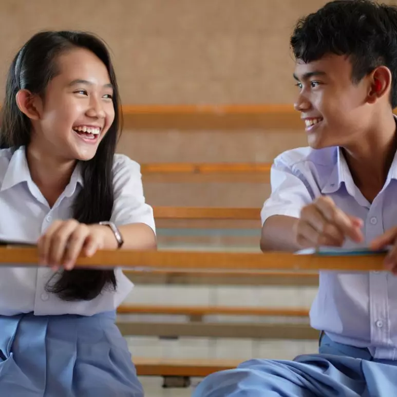 100 Kata-kata gombalan maut buat adik kelas, dijamin bikin dia langsung nempel