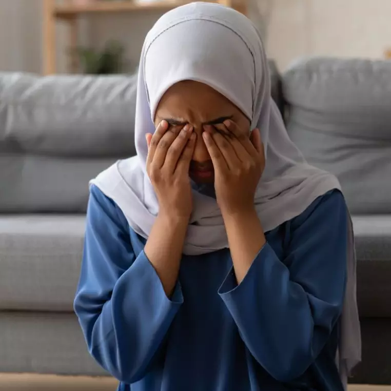 100 Kata-kata sedih bahasa Arab dan artinya tentang cinta yang bikin hati teriris