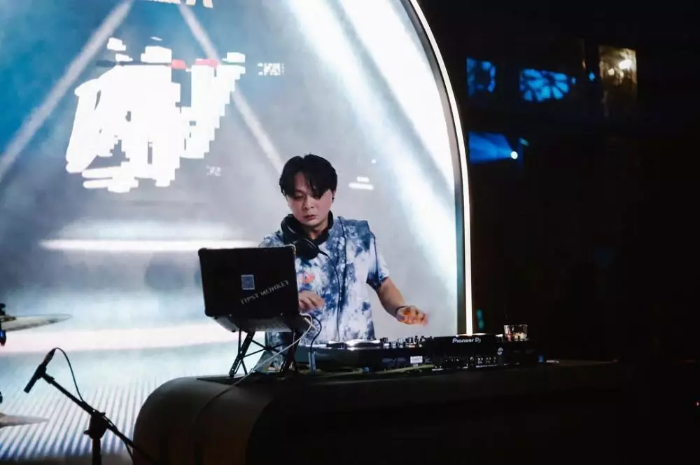 Fakta DJ Bravy kekasih Erika Carlina © 2025 Instagram