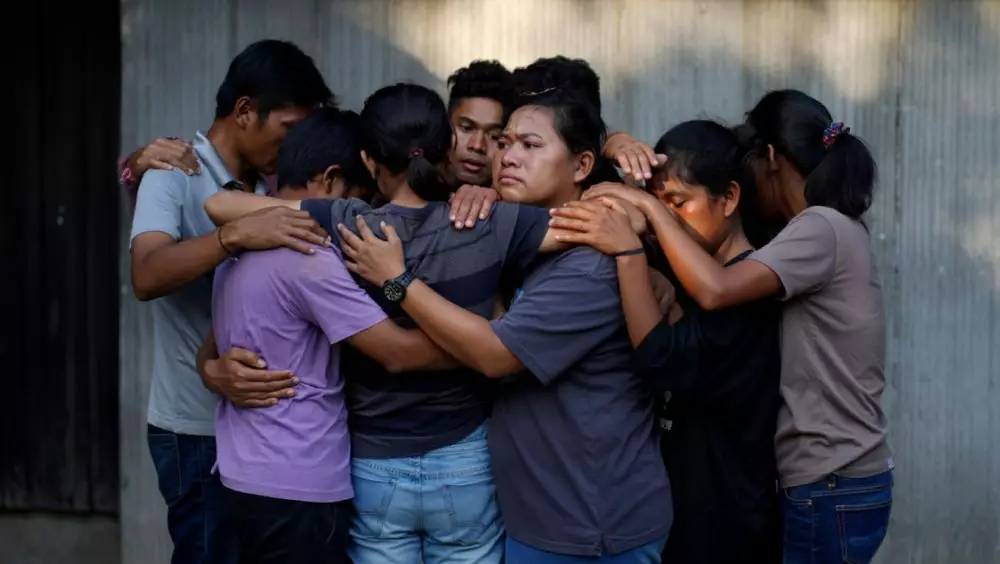 Pantun perpisahan sahabat paling menyentuh © 2025 brilio.net