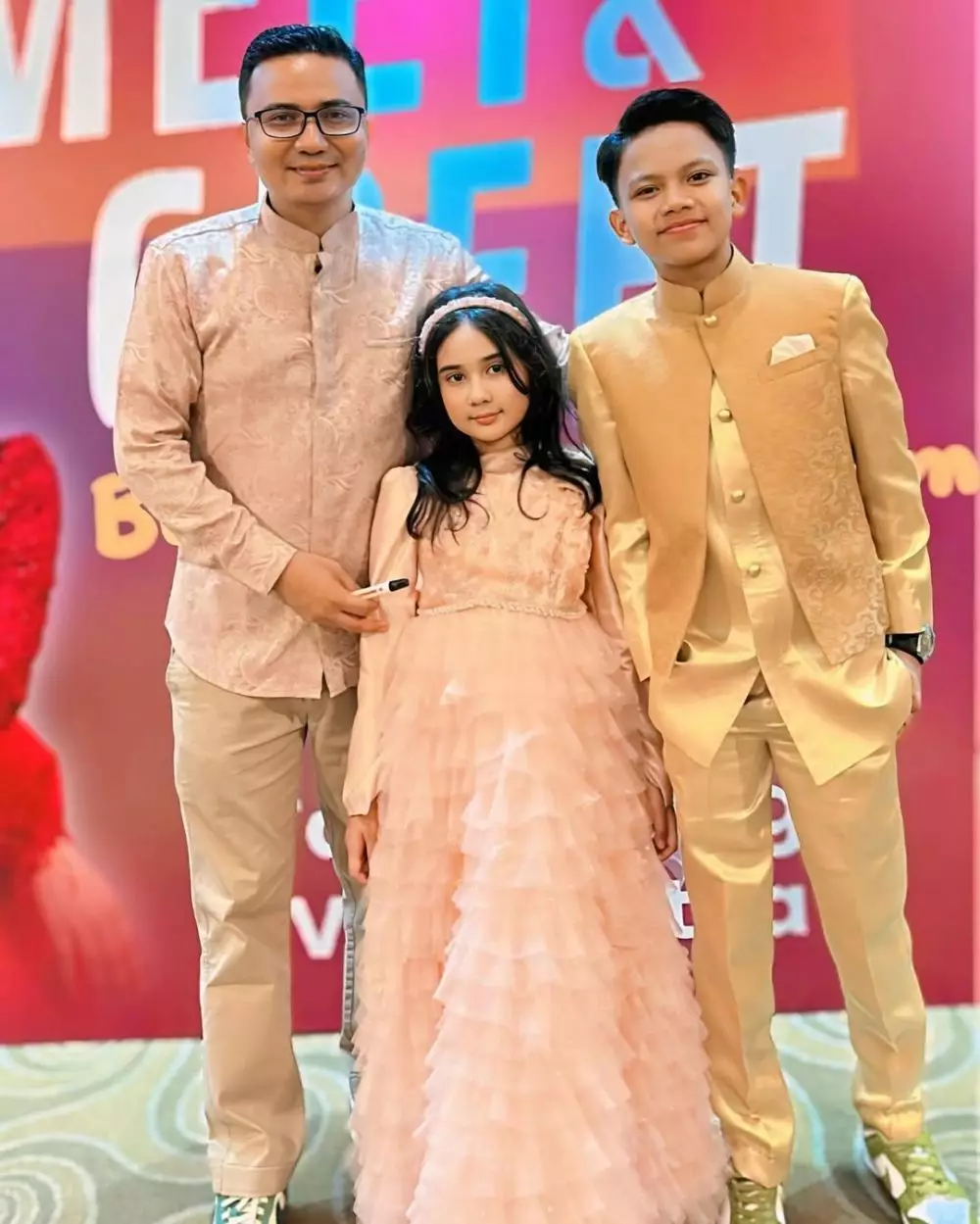 Potret Farel Prayoga dan manajer © 2025 Instagram