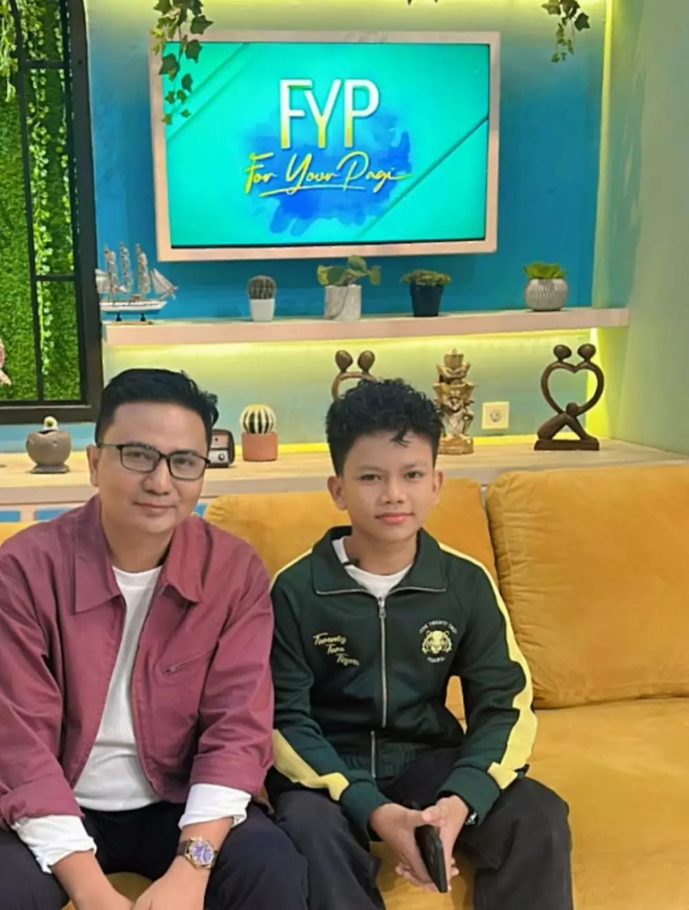 Potret Farel Prayoga dan manajer © 2025 Instagram