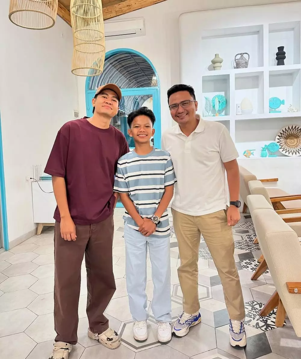 Potret Farel Prayoga dan manajer © 2025 Instagram
