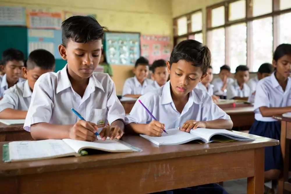 Contoh surat izin tidak masuk sekolah SMP © 2025 brilio.net