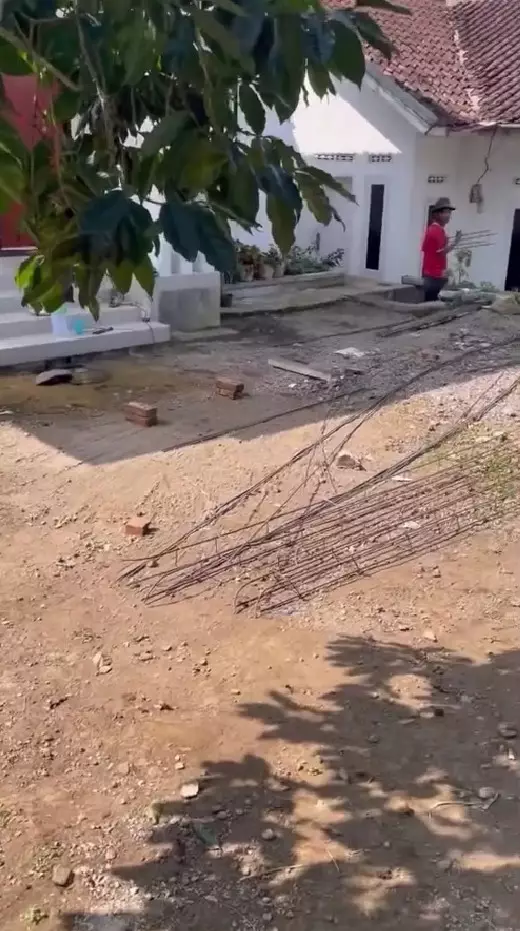 Sus Rini bangun rumah gedong di kampung © Instagram