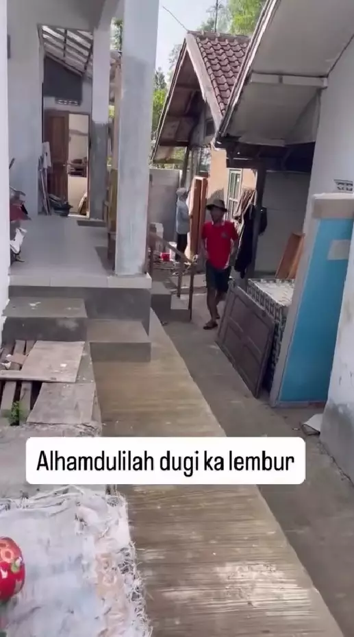 Sus Rini bangun rumah gedong di kampung © Instagram