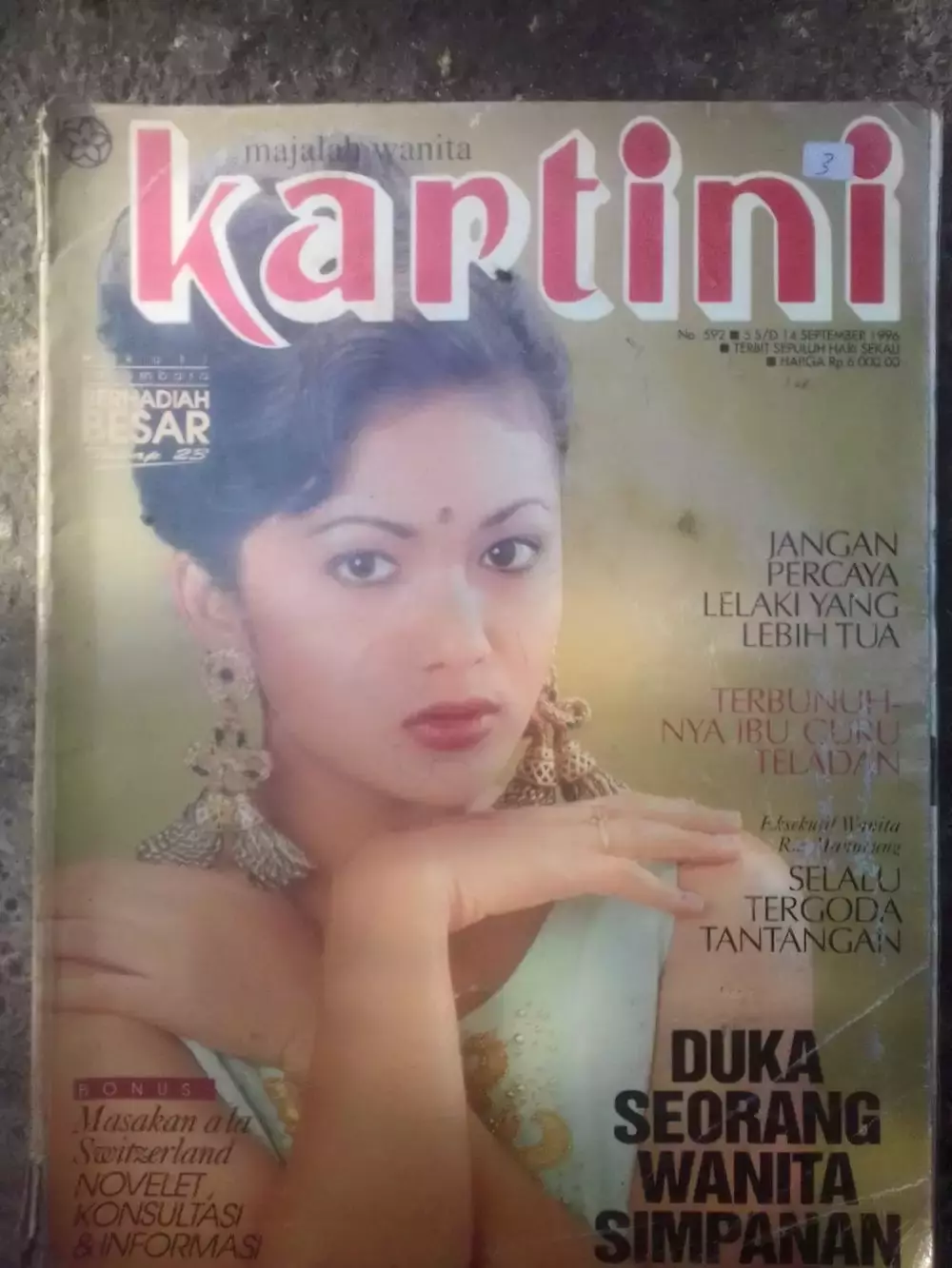 pesona seleb alis tipis di majalah jadul © berbagai sumber