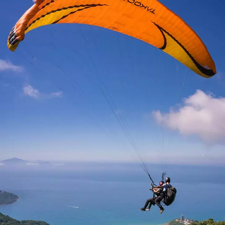 Gagal mendarat dengan mulus, pasutri asal Korea Selatan tewas usai jatuh saat main paralayang di Bali