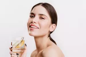 Kulit mulai kendur dan muncul kerutan? Ini trik mengatasinya pakai minuman kolagen dari 2 jenis buah