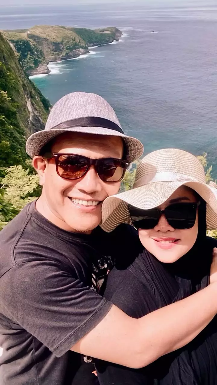 Potret Puput eks istri Doddy Sudrajat bareng suami baru © 2025 Instagram