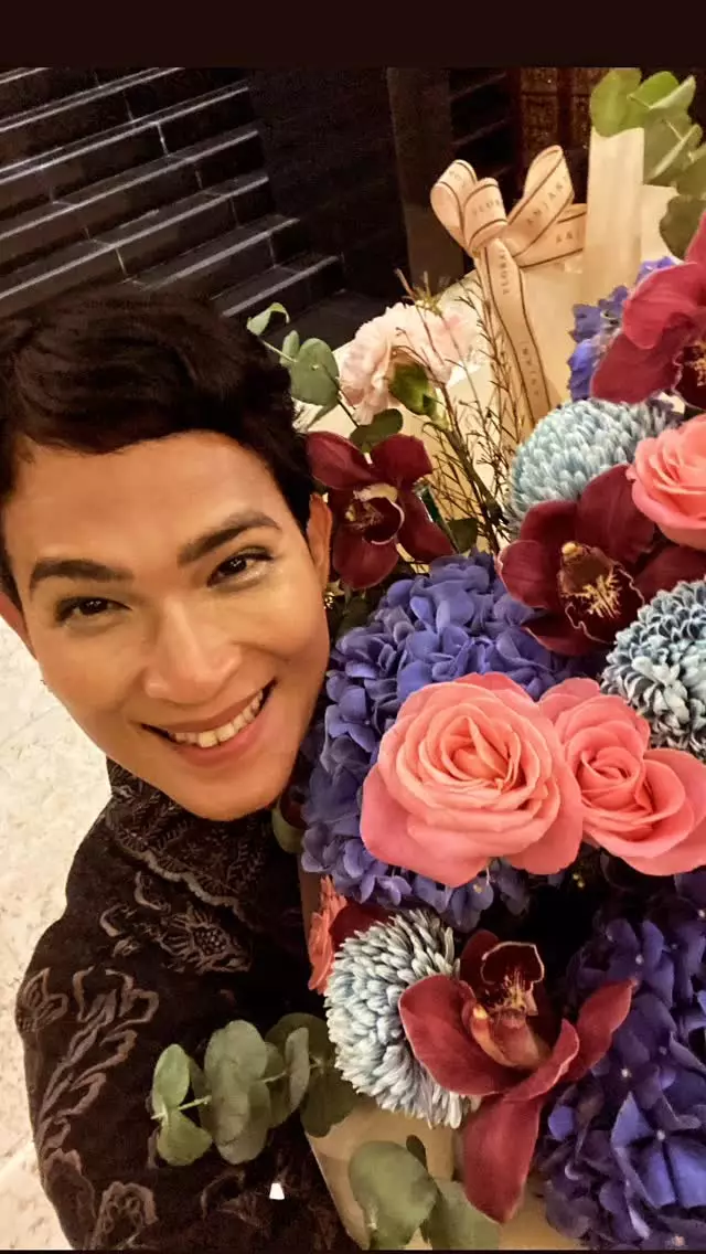 Transformasi Oscar Lawalata usai jadi transgender © 2025 brilio.net Transformasi Oscar Lawalata usai jadi transgender © 2025 brilio.net