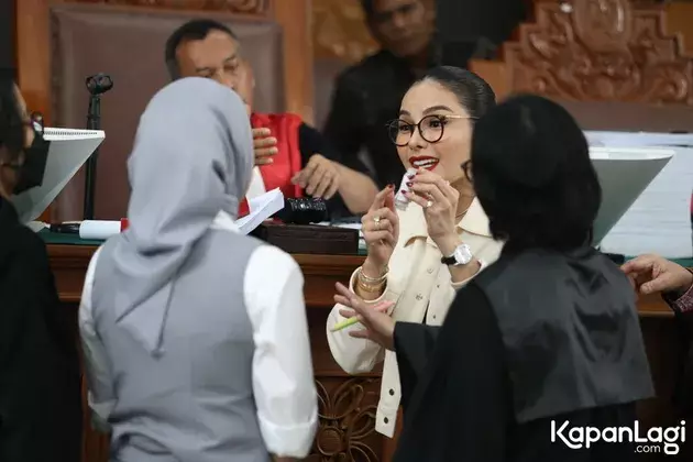 Fakta Sidang Nikita Mirzani dan Reza Gladys © 2025 brilio.net