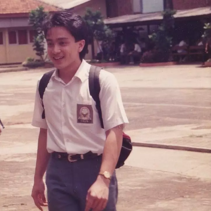 Potret lawas Denny Priyatna kakak Ferry Irawan © 2025 brilio.net