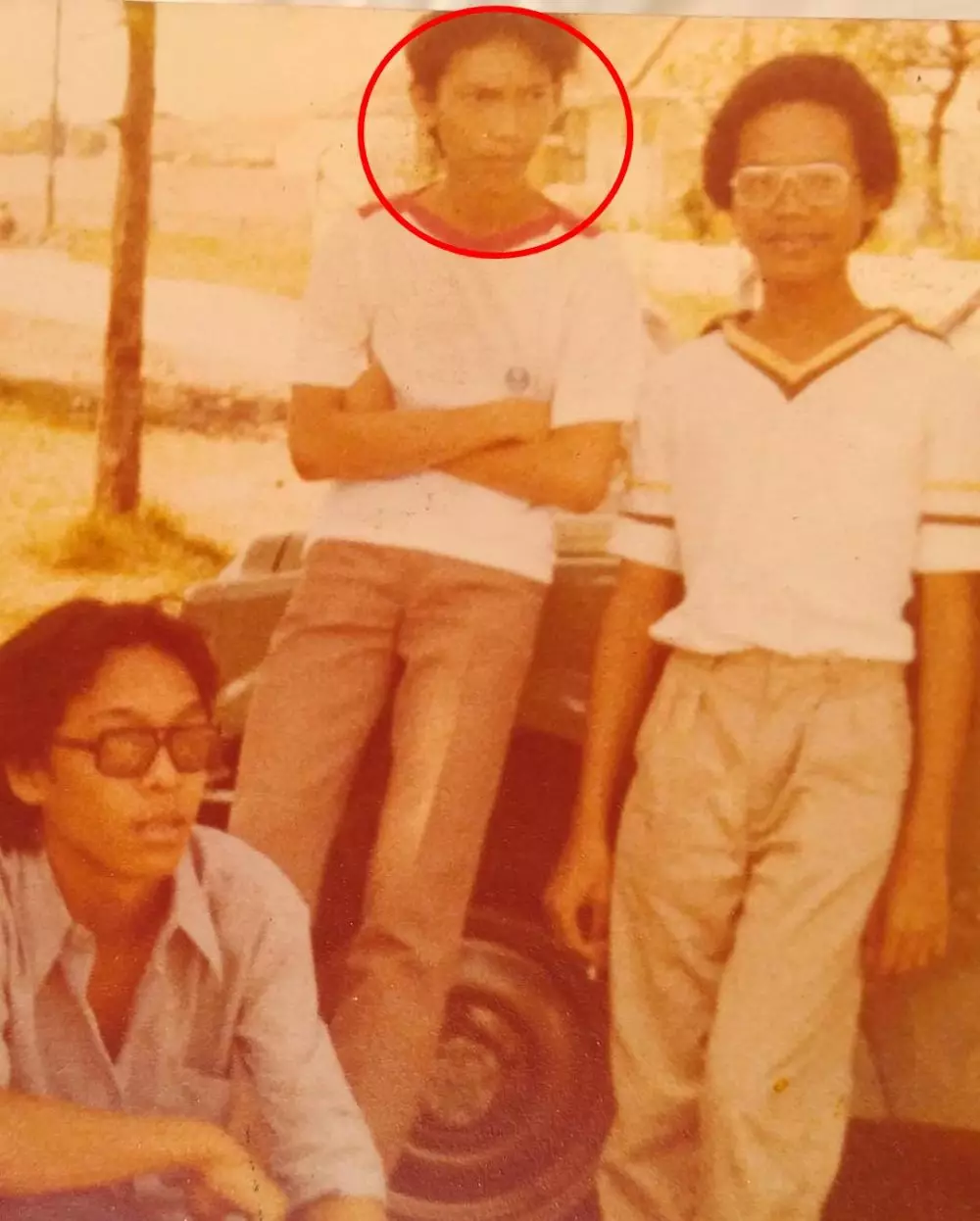 Potret lawas suami penyanyi saat sekolah © berbagai sumber Potret lawas suami penyanyi saat sekolah © berbagai sumber