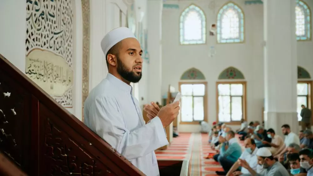 Khutbah Jumat singkat © 2025 brilio.net Khutbah Jumat singkat © 2025 brilio.net