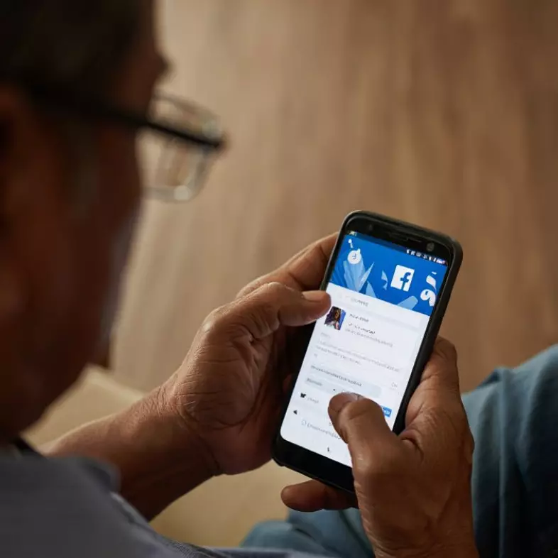 100 Gombalan bapak-bapak Facebook yang maut banget, receh tapi bikin baper