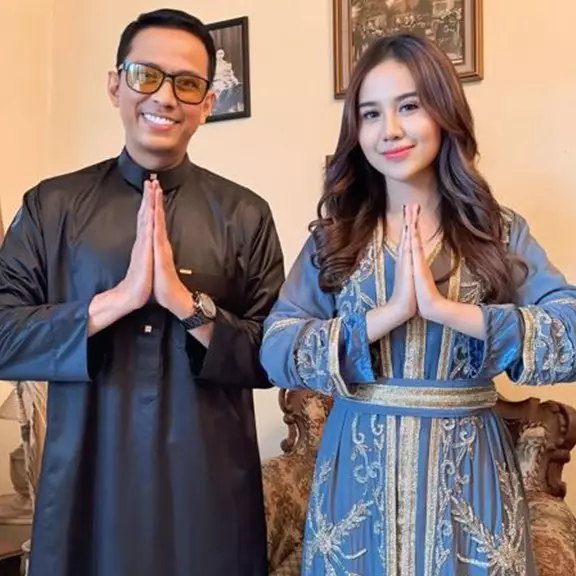 Respons adem Doddy Sudrajat dan Mayang usai Fuji pamerkan momen unboxing kado ultah Gala ke-5