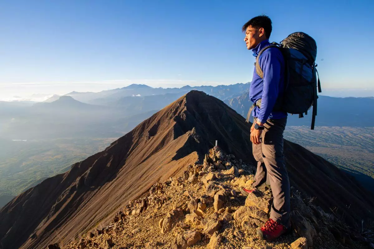 100 Kata-kata galau anak gunung paling relate, pendakian sukses, tapi perasaan gagal