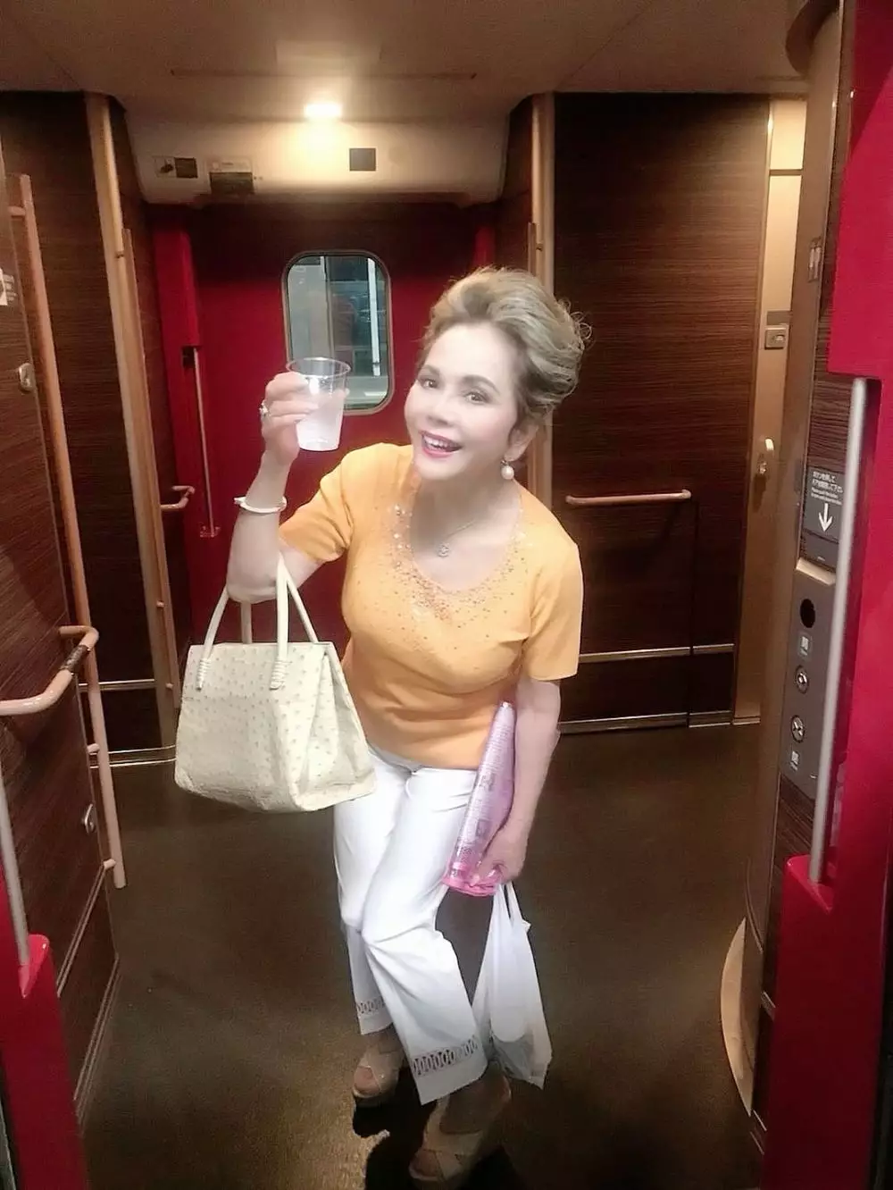 Dewi Soekarno nyaleg di usia 85 tahun lepas status WNI © 2025 Instagram