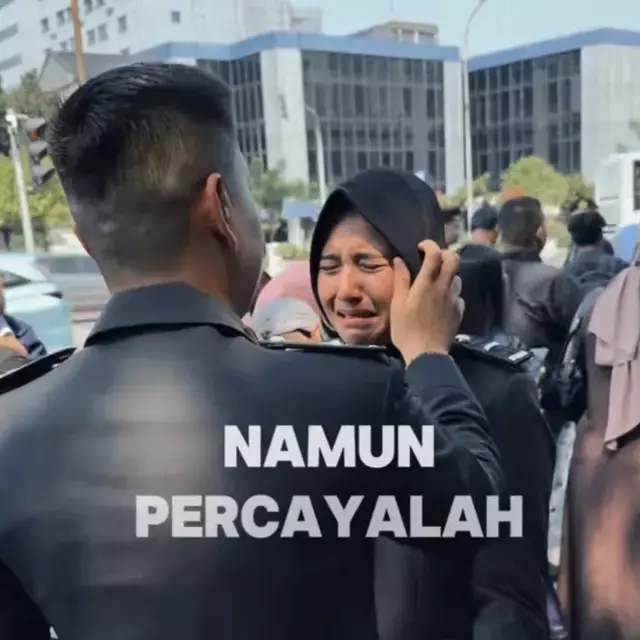Potret kakak berpangkat bintara polisi temani adiknya dilantik jadi perwira, ketegarannya bikin haru