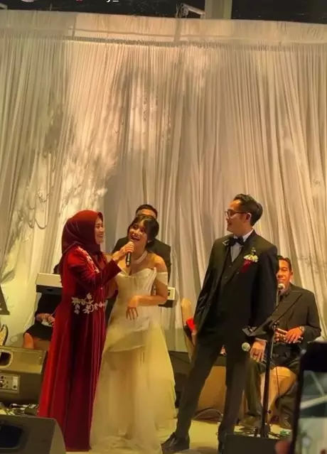 pernikahan Adira Kania anak Ikke Nurjanah © 2025 brilio.net pernikahan Adira Kania anak Ikke Nurjanah © 2025 brilio.net