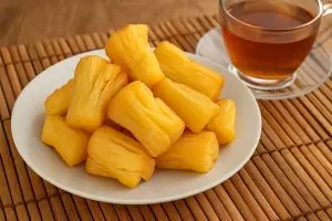 Stop! Jangan goreng singkong sebelum tahu 7 trik ini, dijamin krispi dan nggak boros minyak