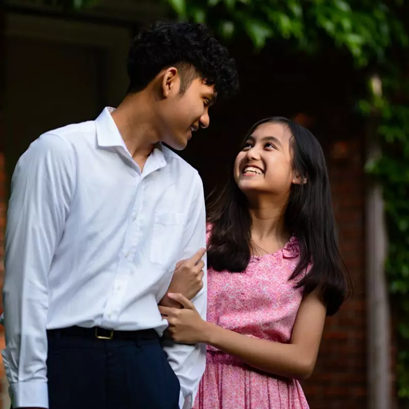 100 Gombalan maut bahasa Inggris paling gokil 2025, bikin senyum gebetan nggak hilang