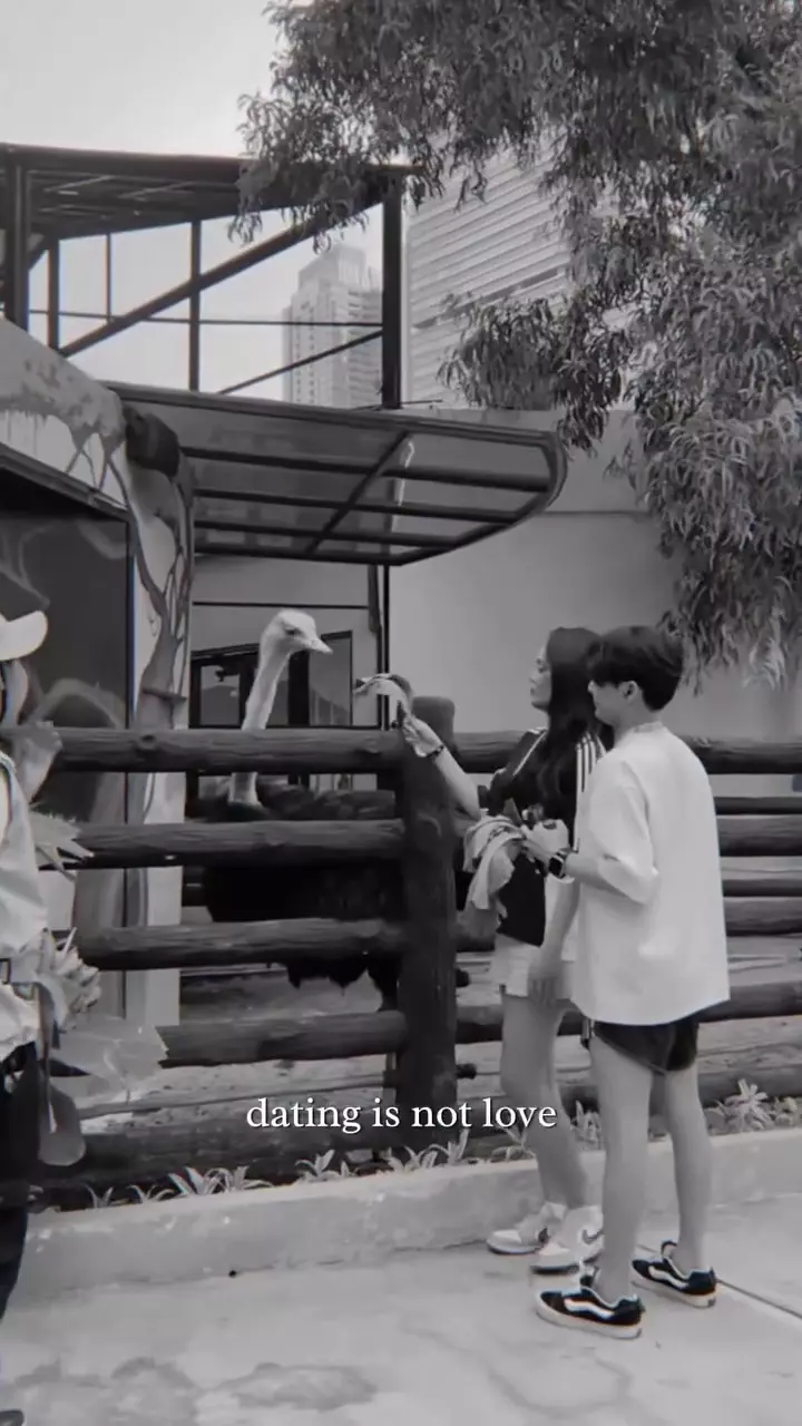 Momen DJ Bravy temani Erika Carlina selama hamil © 2025 Instagram Momen DJ Bravy temani Erika Carlina selama hamil © 2025 Instagram