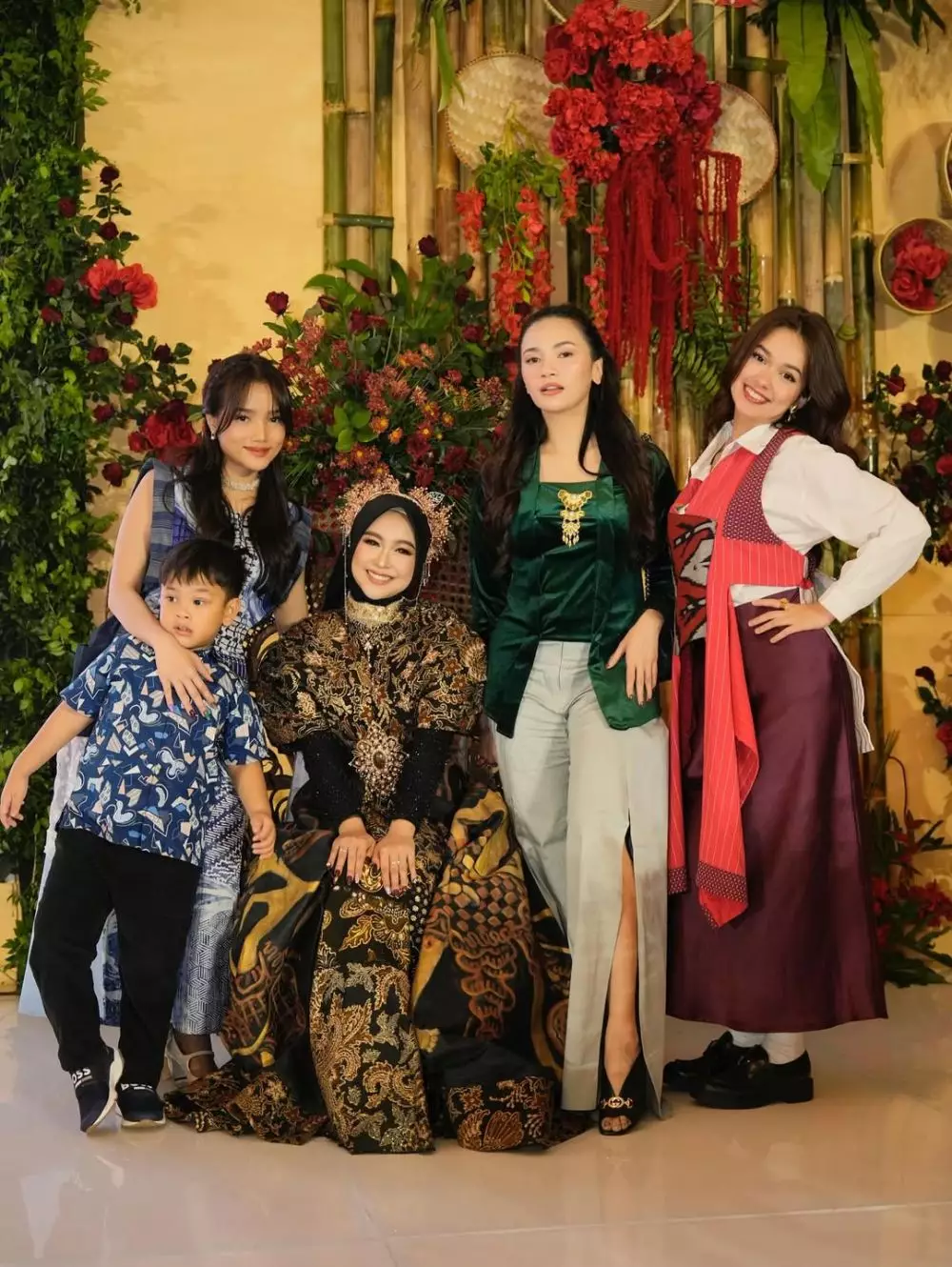 Seleb di ulang tahun Moana anak Ria Ricis © 2025 brilio.net Seleb di ulang tahun Moana anak Ria Ricis © 2025 brilio.net