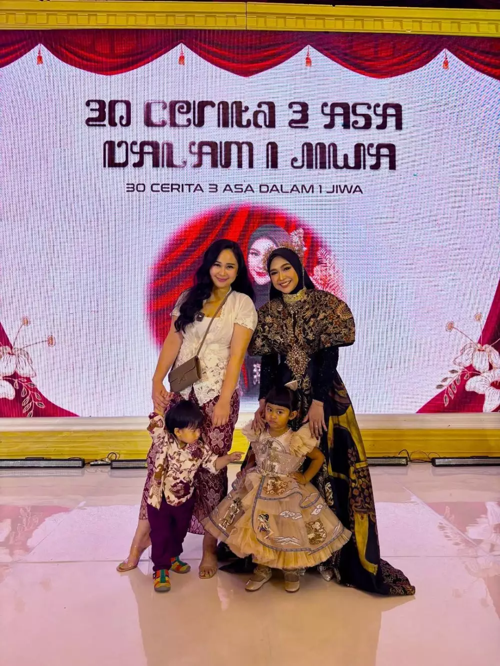 Seleb di ulang tahun Moana anak Ria Ricis © 2025 brilio.net Seleb di ulang tahun Moana anak Ria Ricis © 2025 brilio.net