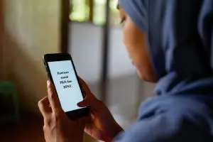 Cara cek bansos PKH dan BPNT 2025 lewat HP dan KTP, mudah dan cepat