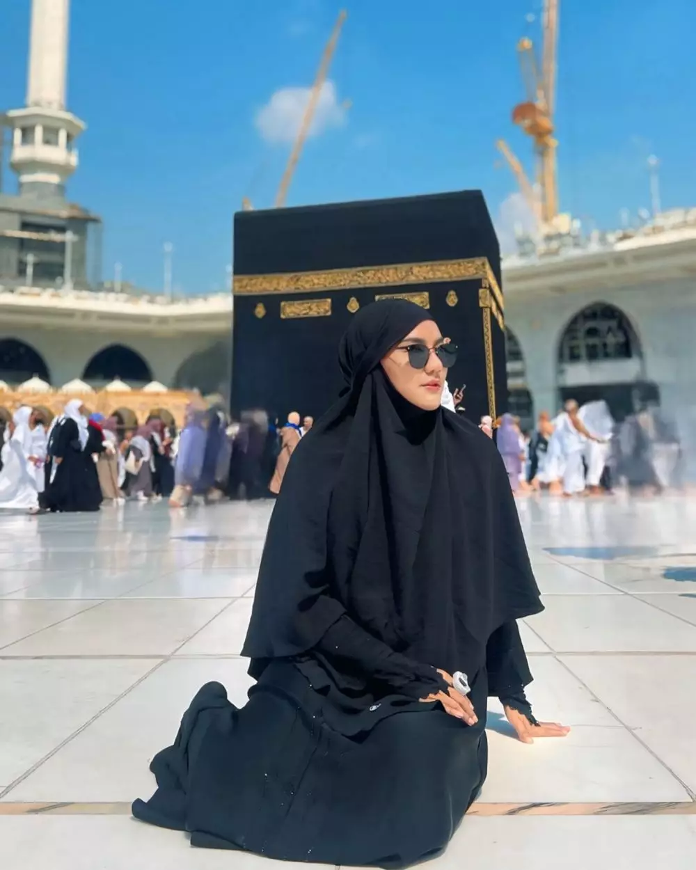 wanita senyum bahagia akhirnya pisah dari suami © Instagram wanita senyum bahagia akhirnya pisah dari suami © Instagram