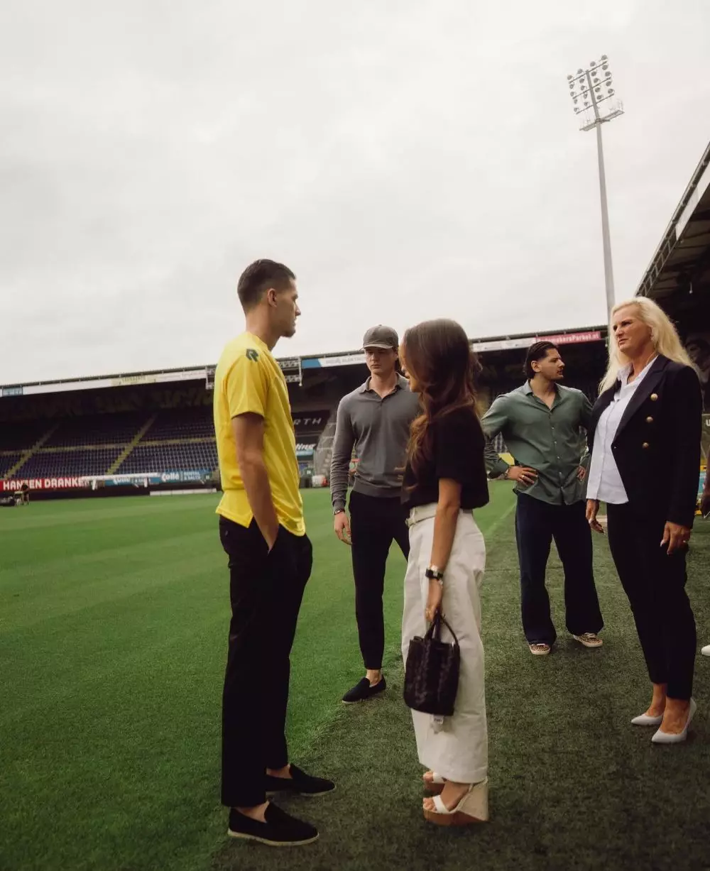 Jennifer Coppen dampingi Justin Hubner © Instagram