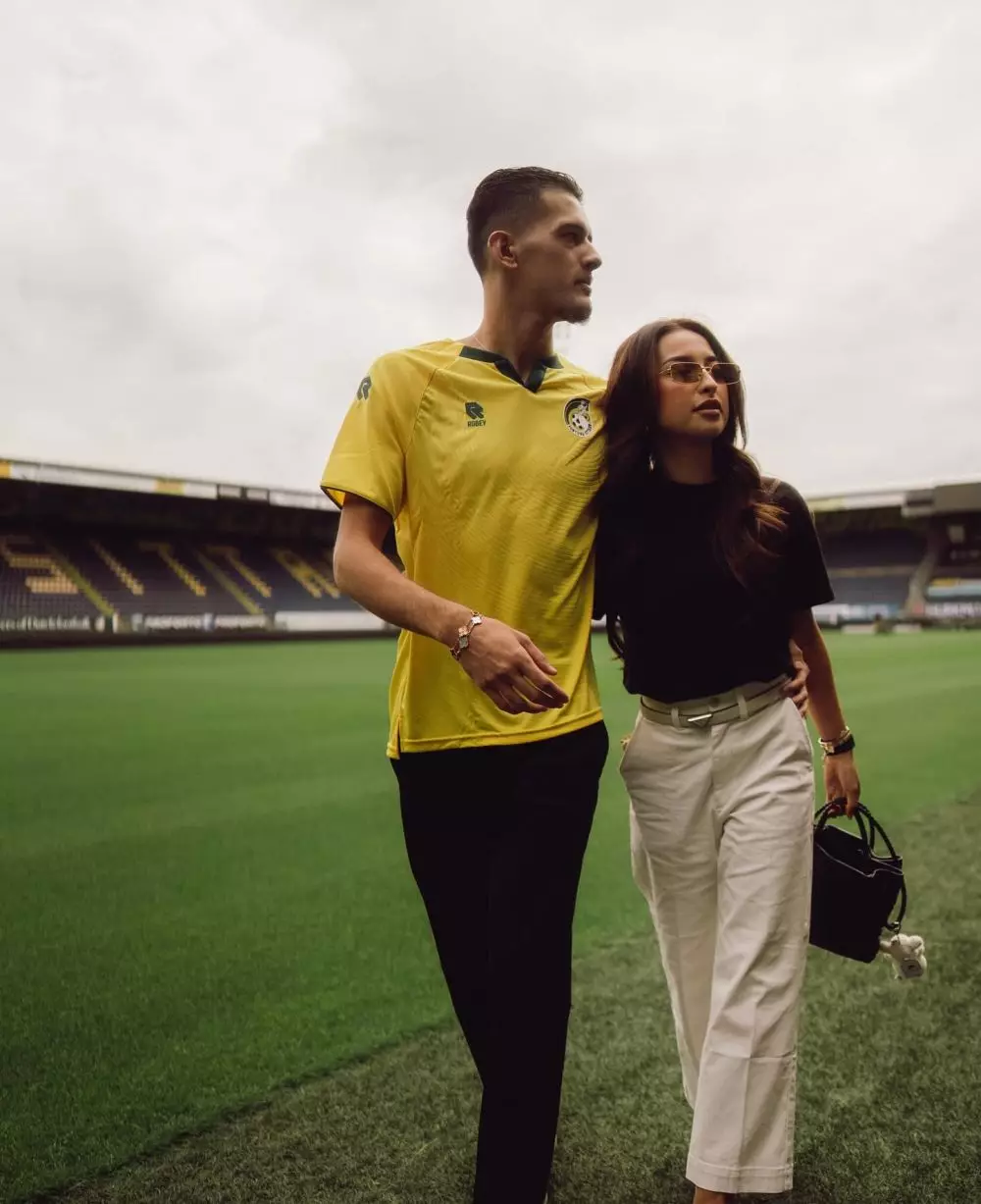 Jennifer Coppen dampingi Justin Hubner © Instagram