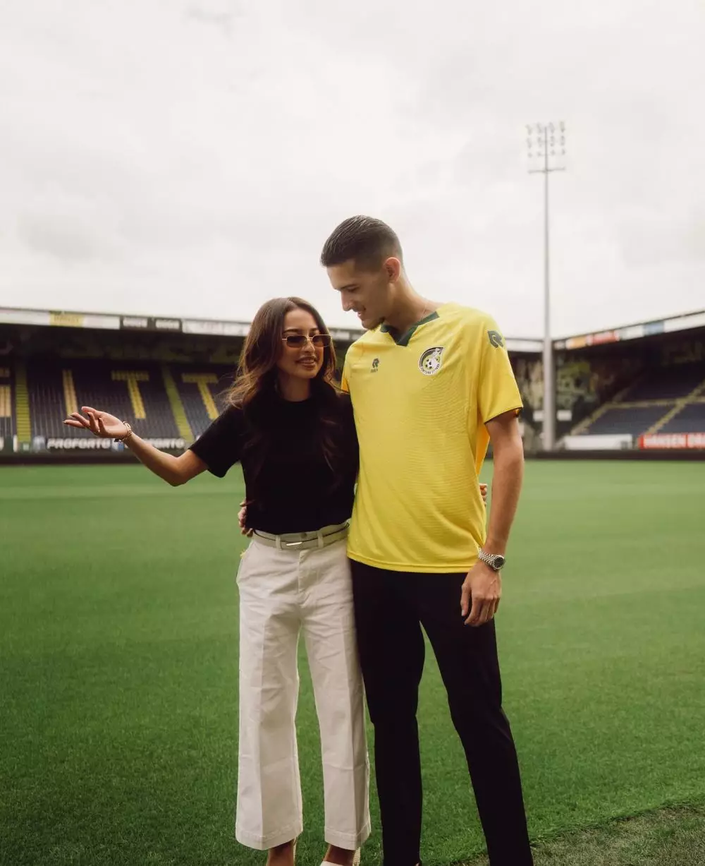 Jennifer Coppen dampingi Justin Hubner © Instagram