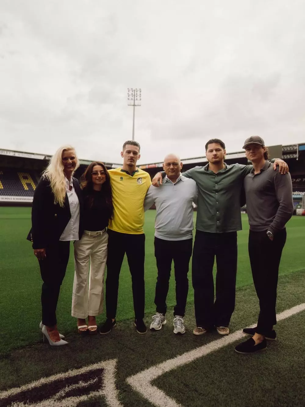 Jennifer Coppen dampingi Justin Hubner © Instagram