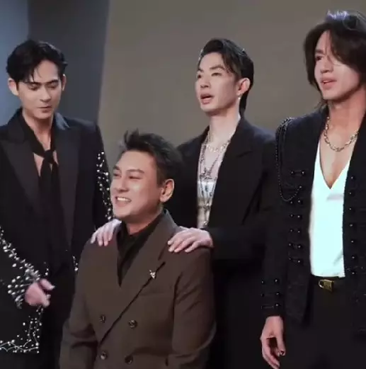 pemotretan terbaru anggota F4 Meteor Garden © TikTok