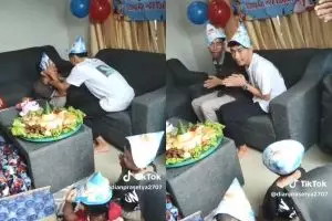 Momen pria kembar rayakan ulang tahun ke-27 bareng bocah cilik ini kocak, disebut bayi kadaluarsa