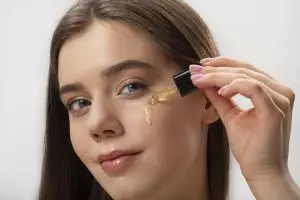 7 Essence dan serum terbaik untuk kulit sensitif saat cuaca ekstrem dan tak menentu