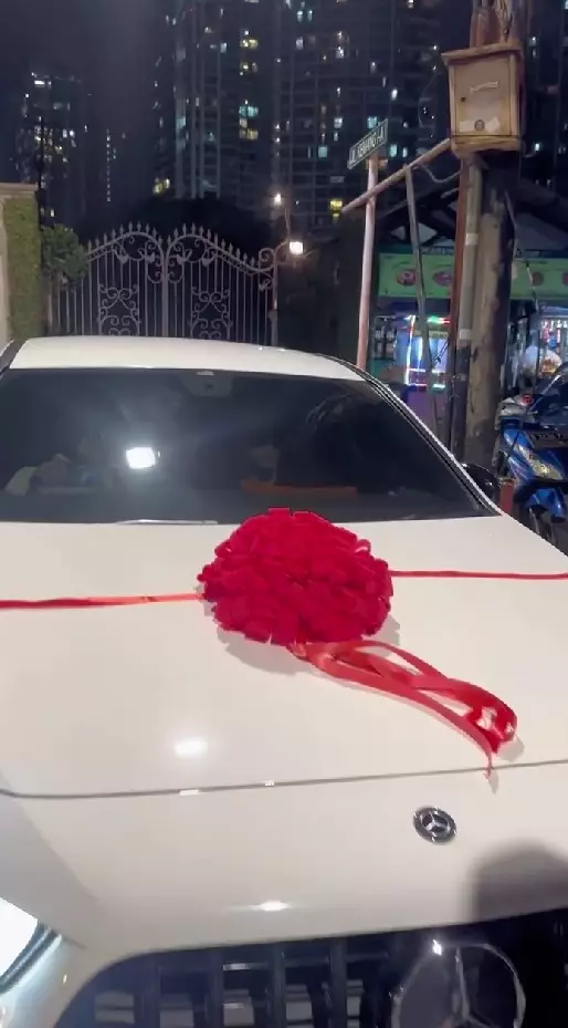 Venna Melinda ultah ke 53 © Instagram