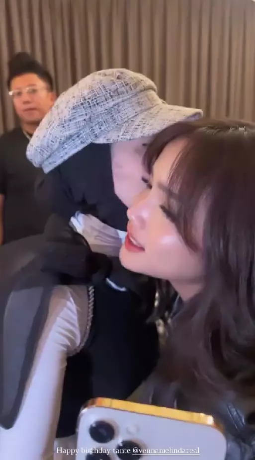 Venna Melinda ultah ke 53 © Instagram Venna Melinda ultah ke 53 © Instagram