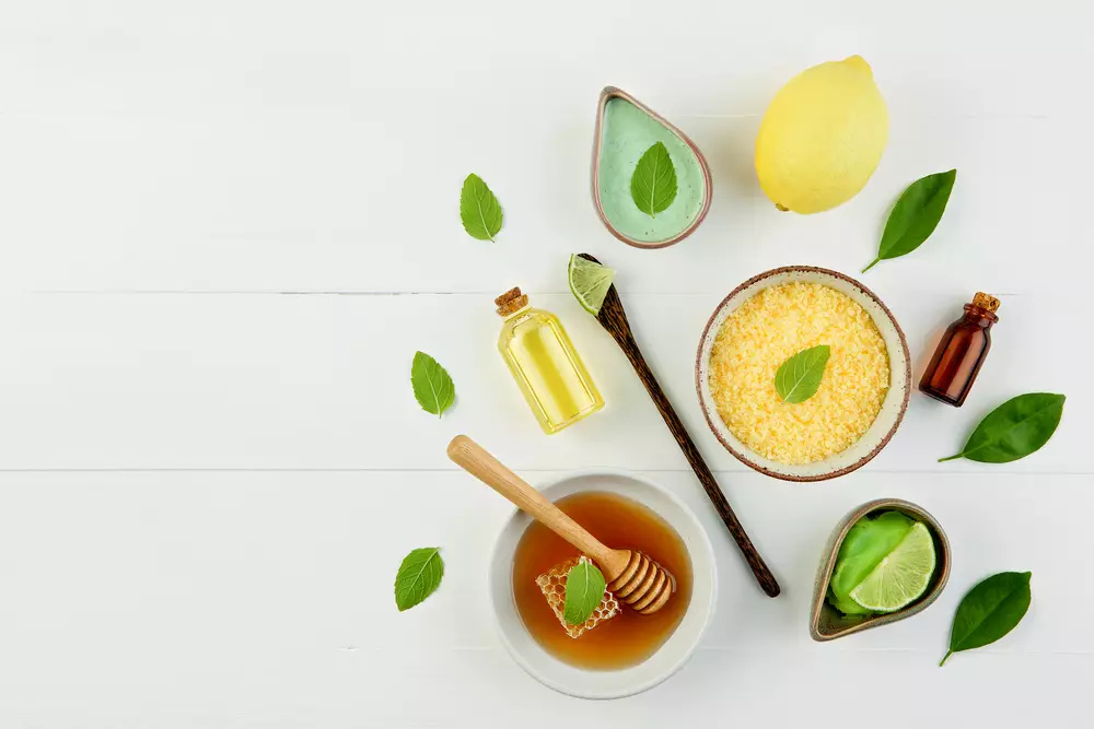 Membuat scrub bibir © 2025 berbagai sumber