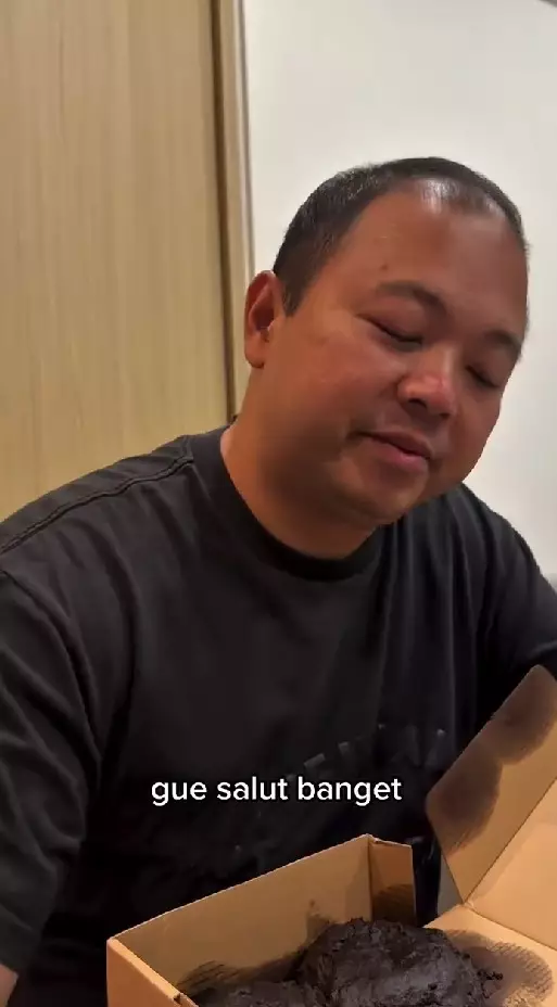 Codeblu beri review donat Pinkan Mambo © Instagram