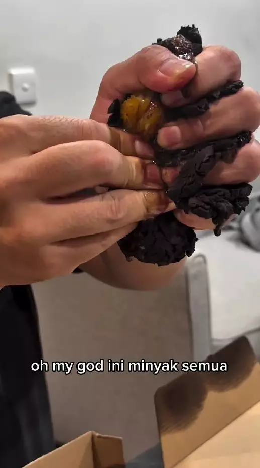 Codeblu beri review donat Pinkan Mambo © Instagram