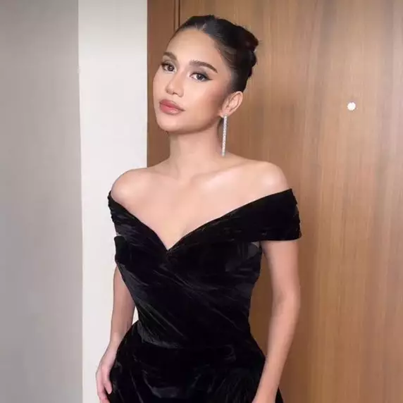 Undang sekitar 800 orang, ini potret 10 seleb hadiri resepsi nikahan Luna Maya dan Maxime Bouttier