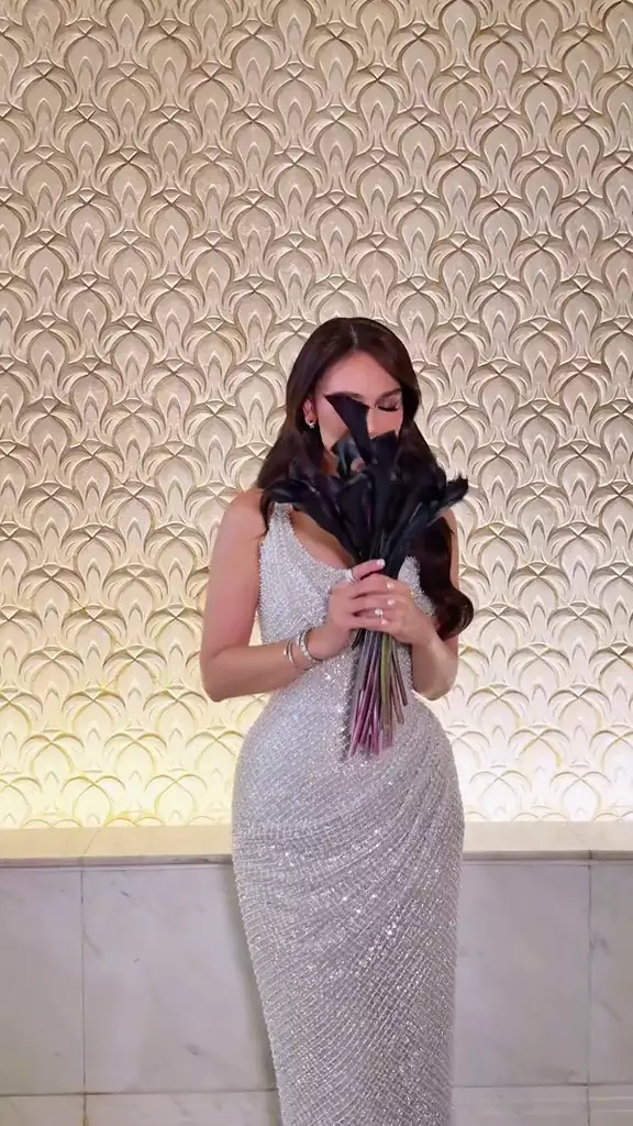 Detail penampilan Luna Maya di acara resepsi © 2025 brilio.net