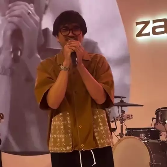 9 Momen resepsi pernikahan Luna Maya dan Maxime Bouttier di Jakarta, dimeriahkan Sheila On 7