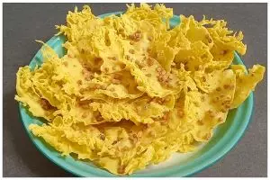 Rahasia rempeyek renyah anti gagal: Cuma pakai 1 tepung, dijamin nggak keras & berminyak