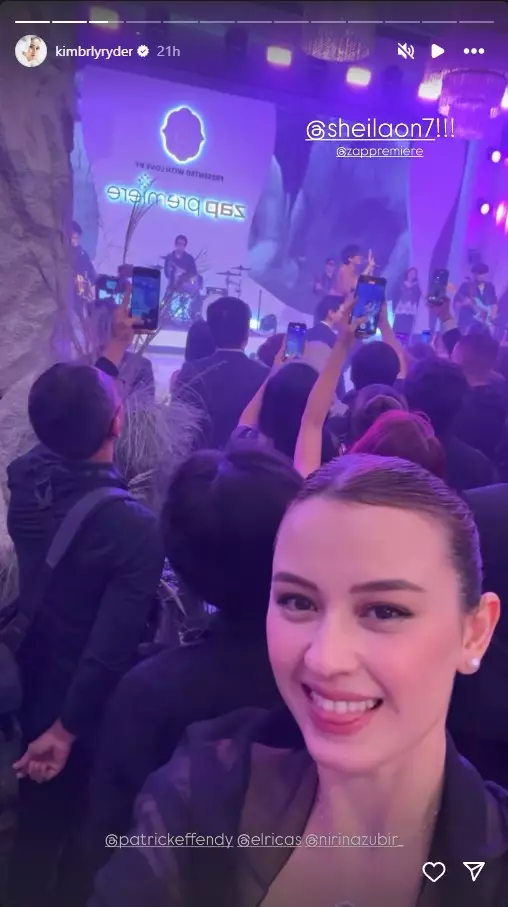 Kimberly Ryder pakai dress vintage punya mama © 2025 Instagram